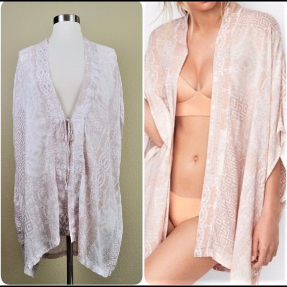 Victoria's Secret Other - Victoria’s Secret pink & white kimono